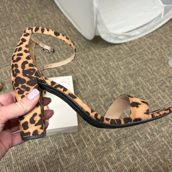 Leopard Chunky Heels - Picture 4 of 7